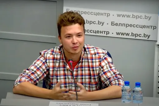 «Никто меня пальцем не трогал»: Роман Протасевич выступил на брифинге белорусского МИДа