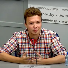 «Никто меня пальцем не трогал»: Роман Протасевич выступил на брифинге белорусского МИДа «Никто меня пальцем не трогал»: Роман Протасевич выступил на брифинге белорусского МИДа