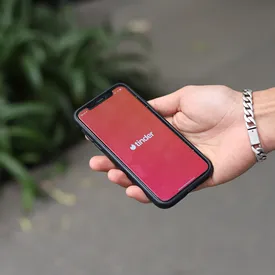 Парень сделал более миллиона свайпов в Tinder и сходил на свидание (неудачное) лишь один раз Парень сделал более миллиона свайпов в Tinder и сходил на свидание (неудачное) лишь один раз