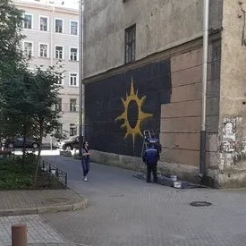 В Петербурге закрасили граффити, посвященное Виктору Цою
