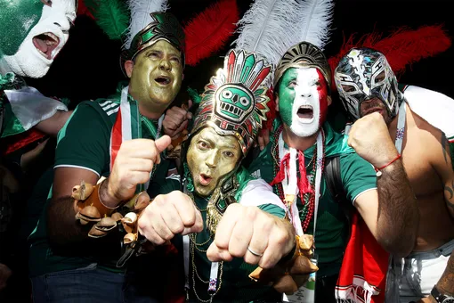 Матч Мексика — Германия на стадионе «Лужники» стал одним из самых популярных в Москве. На нем присутствовало 78011 человек — столько же зрителей было зафиксировано на матче открытия чемпионата между сборными России и Саудовской Аравии.