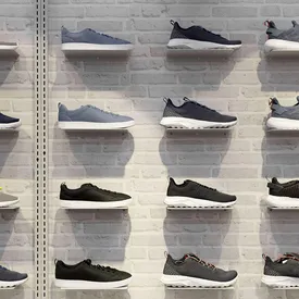 Эксперты проверили более 1000 кроссовок Nike и adidas в российских ТЦ и не нашли ни одного оригинала