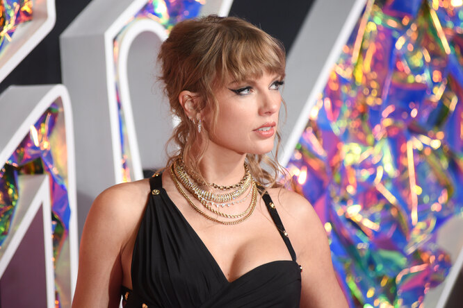 Тейлор Свифт получила премию MTV Video Music Awards в категории «Видео года»