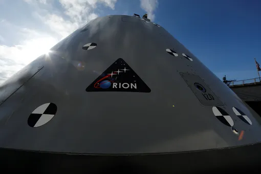 NASA заказало 12 кораблей для полетов на Луну NASA заказало 12 кораблей для полетов на Луну