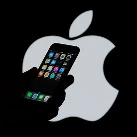 Apple принесла извинения и пообещала перестать замедлять iPhone Apple принесла извинения и пообещала перестать замедлять iPhone