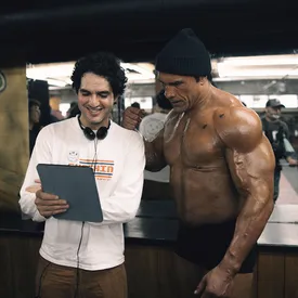 Дуэйн Джонсон и Бенни Сэфди поработают над очередным фильмом. Актер сыграет человека-курицу