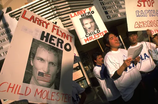 Протесты против фильма Милоша Формана «Народ против Ларри Флинта"(1996)