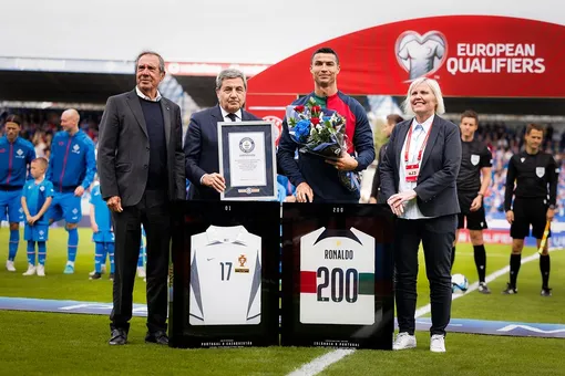 Криштиану Роналду стал первым в истории футболистом, сыгравшим 200 матчей за национальную сборную