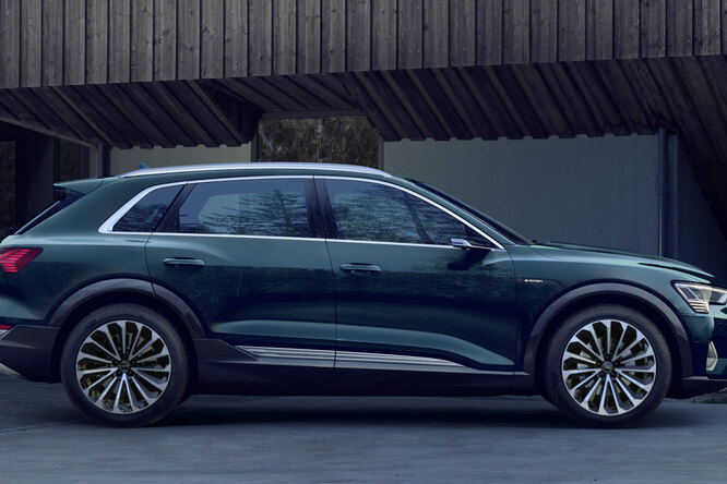 Audi представили свой первый электромобиль. Он произведен экологичным способом Audi представили свой первый электромобиль. Он произведен экологичным способом