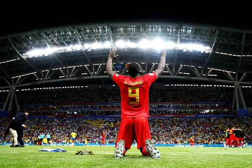 Ромелу Лукаку празднует победу Бельгии над сборной Бразилии в 1/4 финала чемпионата мира.