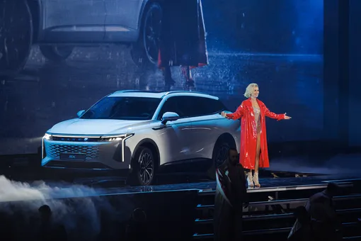 На концерте Полины Гагариной презентовали новый кроссовер. Автомобиль стал «участником» шоу