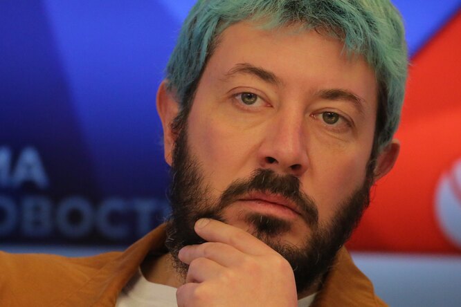 Владимир Зеленский ввел санкции против дизайнера Артемия Лебедева Владимир Зеленский ввел санкции против дизайнера Артемия Лебедева