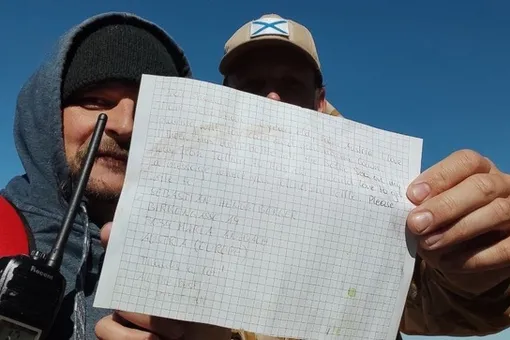 «У моря, надежды и дружбы нет никаких границ»: смотритель маяка в Ленобласти нашел на берегу бутылку с посланием от детей из Австрии