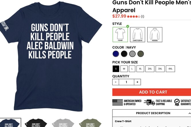 Сын Трампа выпустил футболки с надписью «Оружие не убивает людей, Алек Болдуин убивает» после случившегося на съемках фильма с участием актера