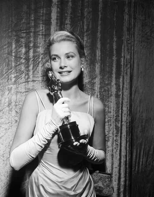Грейс Келли и ее «Оскар» за лучшую женскую роль, 1954