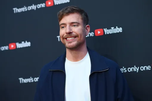 MrBeast одолжил деньги на свадьбу у своей матери MrBeast одолжил деньги на свадьбу у своей матери