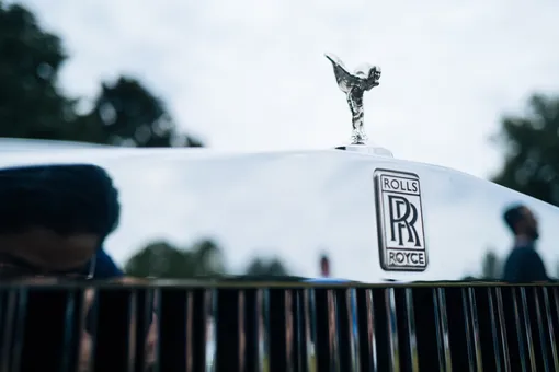 Наследный принц Саудовской Аравии подарил футболистам сборной по Rolls Royce после матча с Аргентиной Наследный принц Саудовской Аравии подарил футболистам сборной по Rolls Royce после матча с Аргентиной