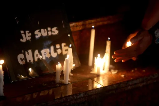 Во Франции 14 обвиняемых по делу о теракте в редакции Charlie Hebdo приговорили к срокам — от 4 лет до пожизненного Во Франции 14 обвиняемых по делу о теракте в редакции Charlie Hebdo приговорили к срокам — от 4 лет до пожизненного