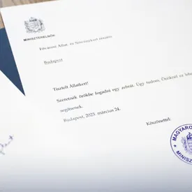 Премьер-министр Венгрии обратился к зоопарку с просьбой дать ему на содержание зебру