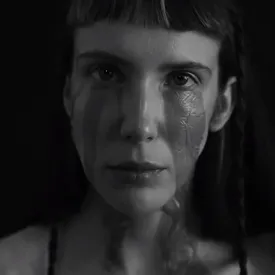 Премьера Правила жизни: новый клип певицы Сверкай на песню «Игнорирую» с дебютного альбома Премьера Правила жизни: новый клип певицы Сверкай на песню «Игнорирую» с дебютного альбома