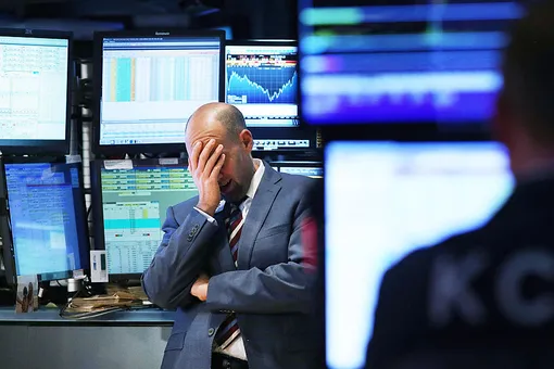 На фондовом рынке — крупнейшее падение с «черного понедельника» 1987 года. Богатейшие люди мира потеряли за день $78 млрд