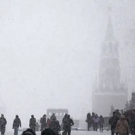 На Красной площади задержали девушек, имитировавших задержание за съемки видео в стиле Slavic Girl