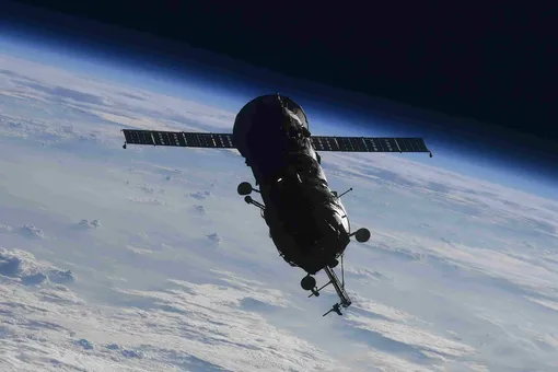 Космонавты нашли трещины в еще одном российском модуле МКС