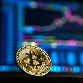 Пенсионерка из Воронежа хотела заработать на криптовалюте и лишилась 800 тысяч рублей