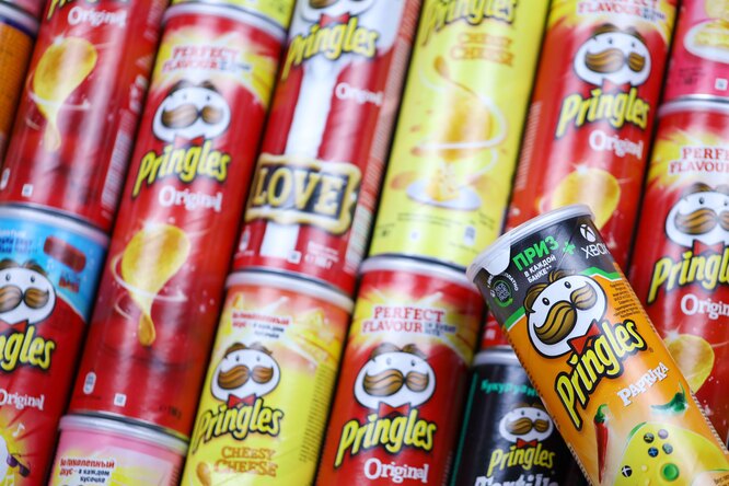 В российских магазинах заканчиваются запасы чипсов Pringles
