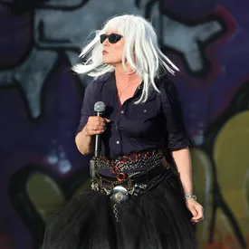 Новый документальный фильм про группу Blondie расскажет о ее поездке на Кубу Новый документальный фильм про группу Blondie расскажет о ее поездке на Кубу