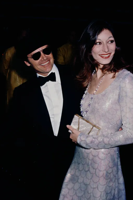 Джек Николсон и Анжелика Хьюстон в Павильоне Дороти Чендлер в Лос-Анджелесе, 8 апреля 1975 года