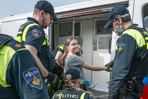 В Гааге на акции протеста задержали Грету Тунберг