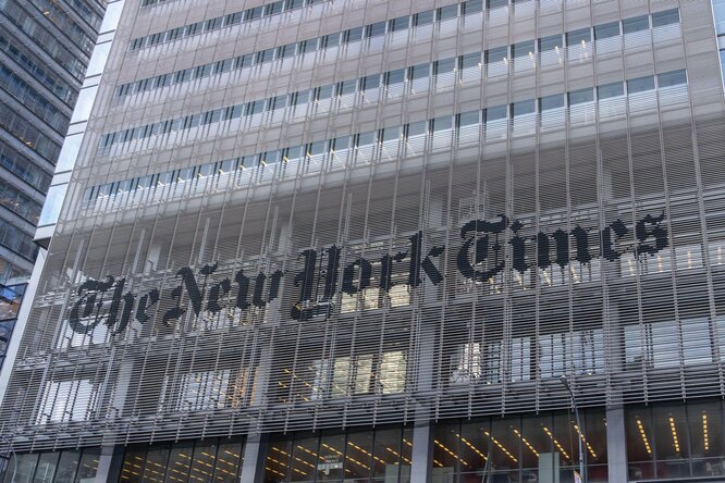 Более тысячи сотрудников The New York Times провели 24-часовую забастовку — впервые за 40 лет Более тысячи сотрудников The New York Times провели 24-часовую забастовку — впервые за 40 лет