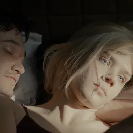 Сталкинг, мокьюментари и чудо рождения: 7 главных сериалов фестиваля «Пилот»