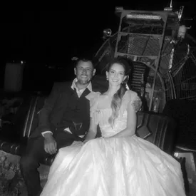 Лана Дель Рей показала архивные фотографии со свадьбы с разводчиком аллигаторов Лана Дель Рей показала архивные фотографии со свадьбы с разводчиком аллигаторов