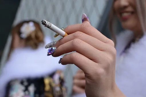 Эксперт Минздрава: в России растет число курящих женщин
