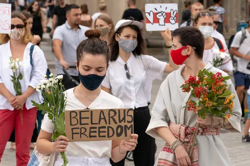 Седьмой день протестов в Беларуси: первый белорусский дипломат поддержал оппозицию. Лукашенко созвонился с Путиным