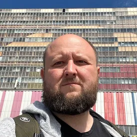 Оператор Иван Поморин, снимавший концерт в «Крокусе», во время теракта спас 17 человек из своей команды Оператор Иван Поморин, снимавший концерт в «Крокусе», во время теракта спас 17 человек из своей команды
