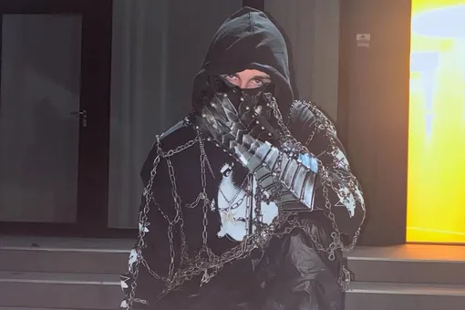 В сети завирусилась теория о том, что британский рэпер EsDeeKid — это Тимоти Шаламе