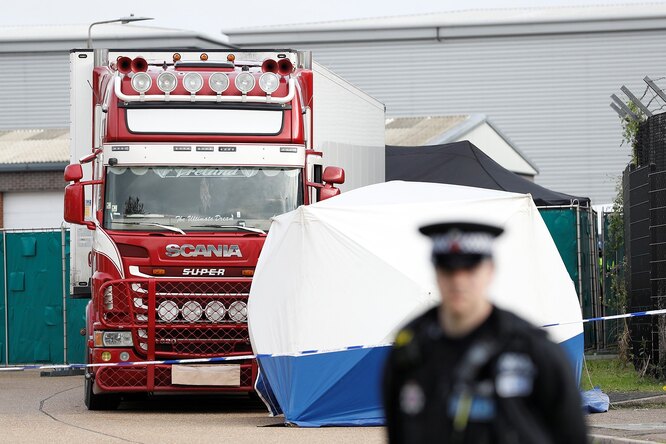 В Великобритании нашли грузовик с 39 трупами: все, что известно на данный момент