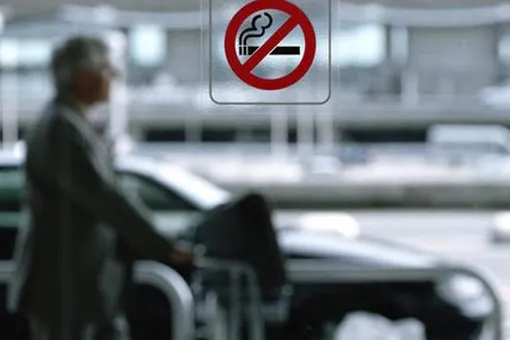 Курящие авиапассажиры смогут получить на борту изделия с никотином