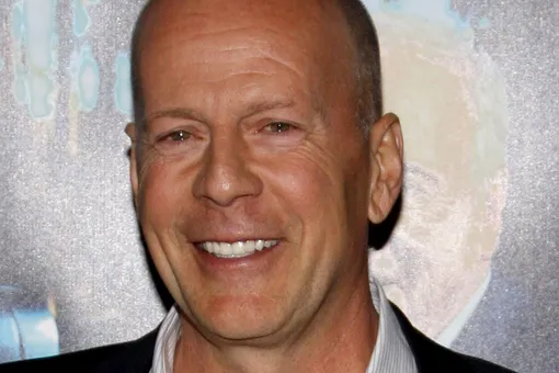 Брюс Уиллис до сих пор не знает, что страдает деменцией Брюс Уиллис до сих пор не знает, что страдает деменцией