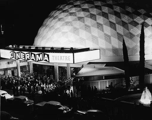 Кинотеатр Cinerama Dome в 1965-м году.