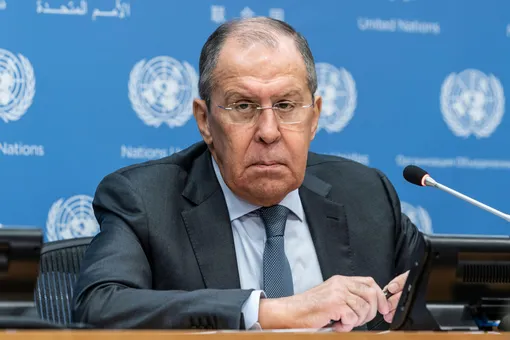 Лавров заявил, что Россия и Украина обсуждают отмену санкций на переговорах