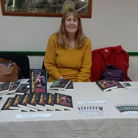 Книги начинающей писательницы попали в списки бестселлеров из‑за одного завирусившегося твита Книги начинающей писательницы попали в списки бестселлеров из‑за одного завирусившегося твита