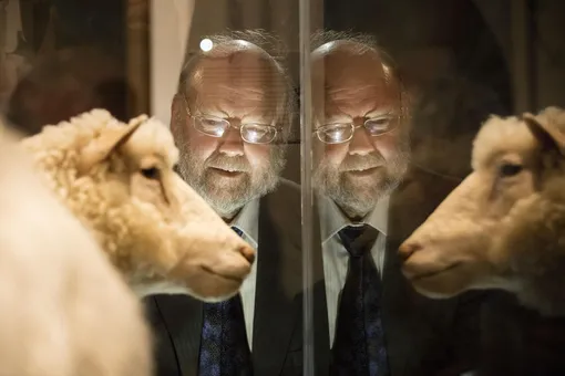 «Титан научного мира». Умер шотландский ученый Иэн Уилмут — он возглавлял эксперимент по клонированию овечки Долли