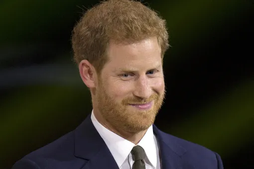 Принц Гарри выпустит мемуары о жизни в королевской семье