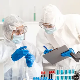 Оксфордская вакцина от коронавируса показала высокую эффективность, заявили разработчики