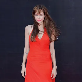 Анджелина Джоли выставит на аукцион картину, написанную Уинстоном Черчиллем