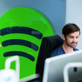 Музыкальный сервис Spotify запустят в России Музыкальный сервис Spotify запустят в России